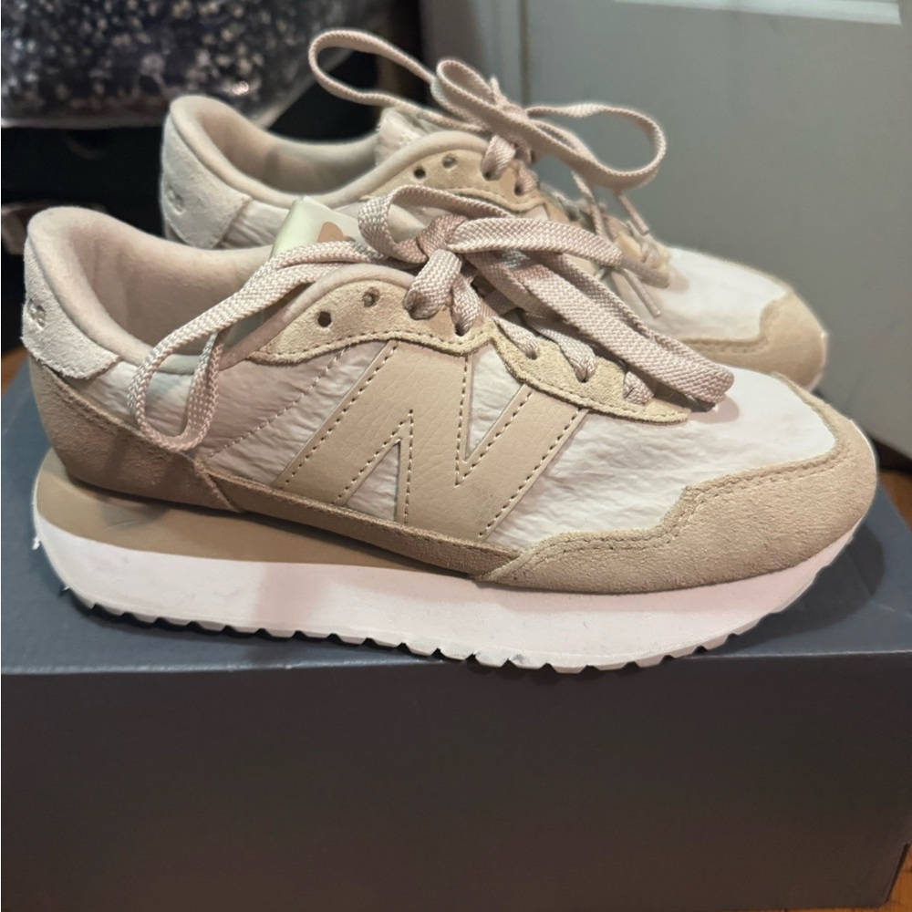 New Balance 237 Women's Cream and Tan